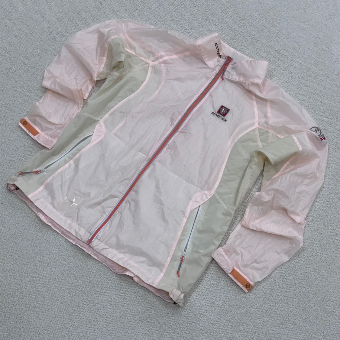 100 블랙야크 기능성 경량 바람막이 0323E 상품이미지1