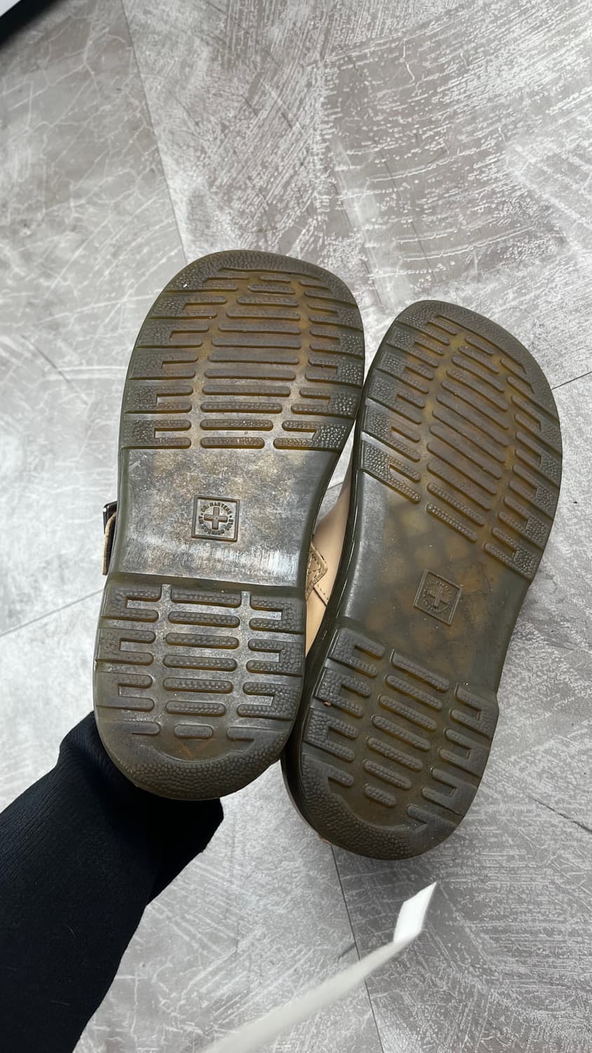 닥터마틴 패트리샤 240 상품이미지4