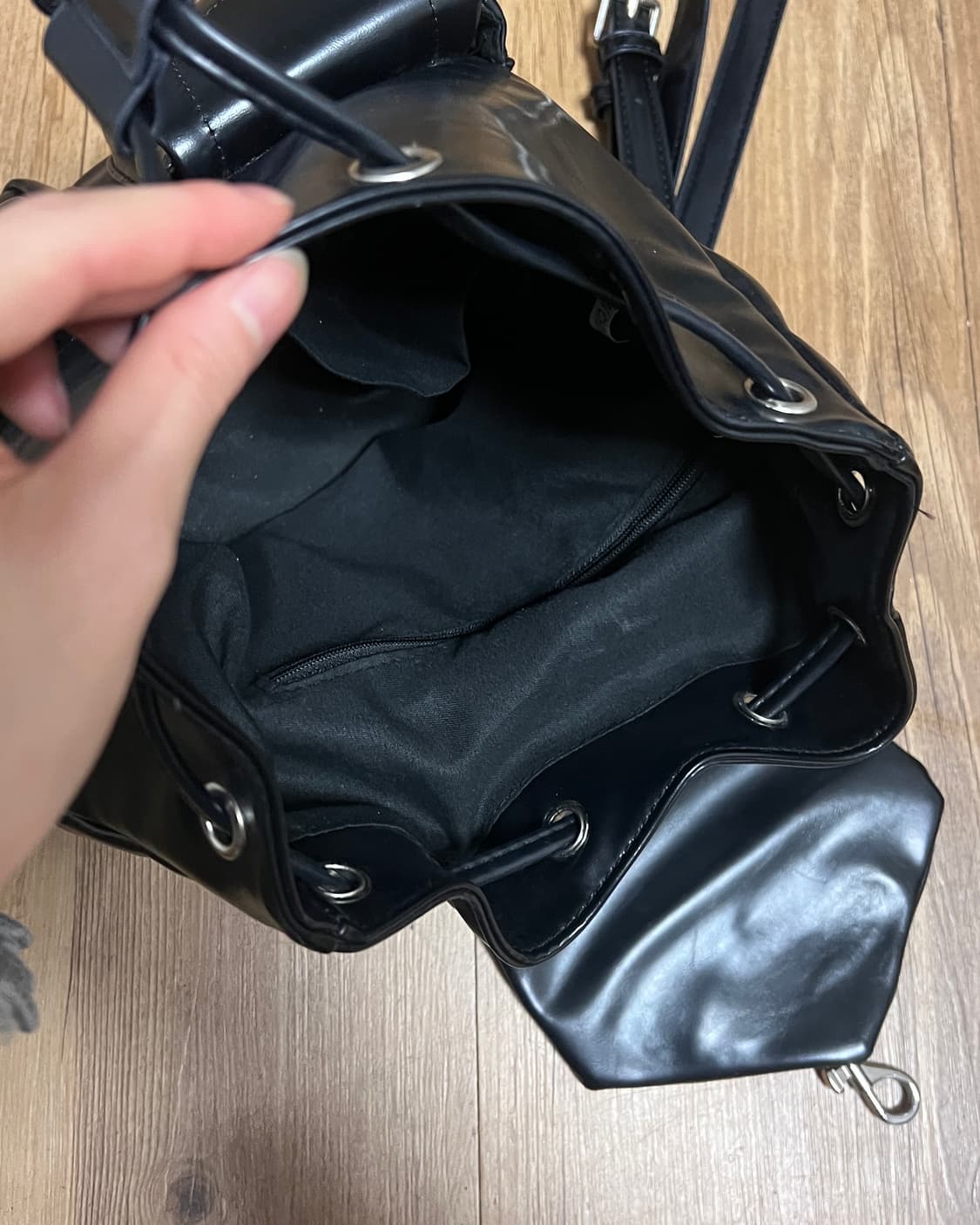 검정 가죽 백팩 상품이미지3