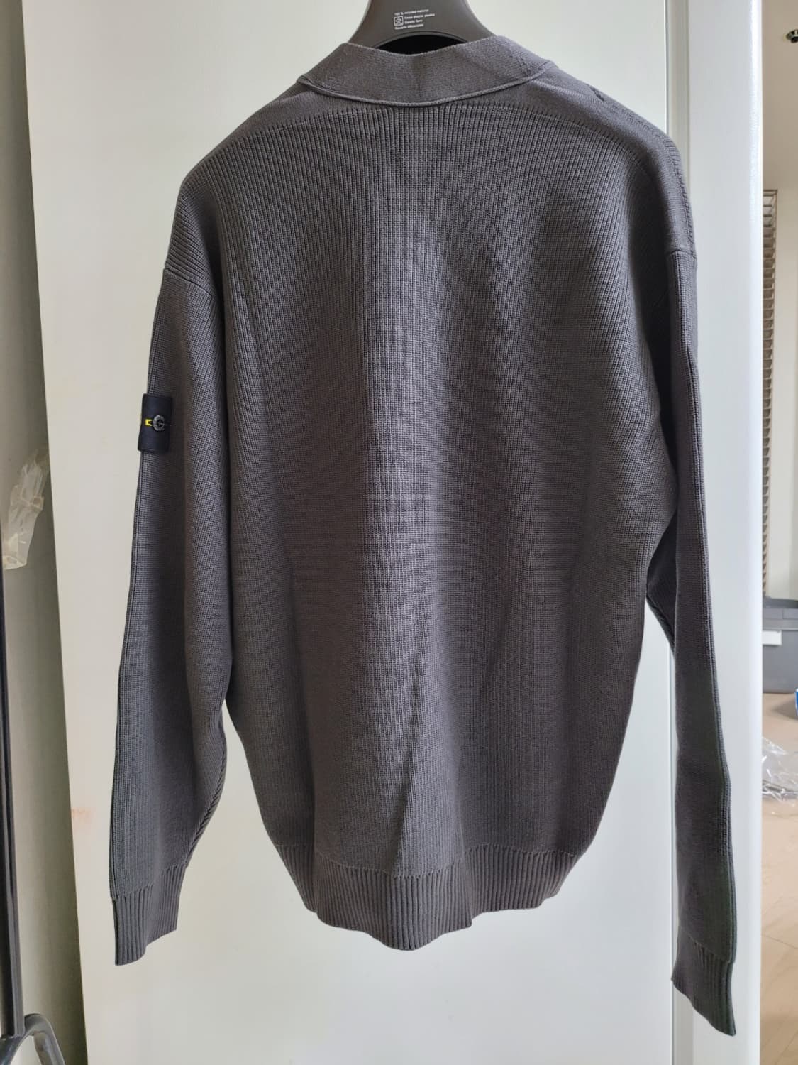 새상품] 클래식의 진화, 26SS 스톤아일랜드 오가닉 코튼 가디건 그레이 상품이미지3