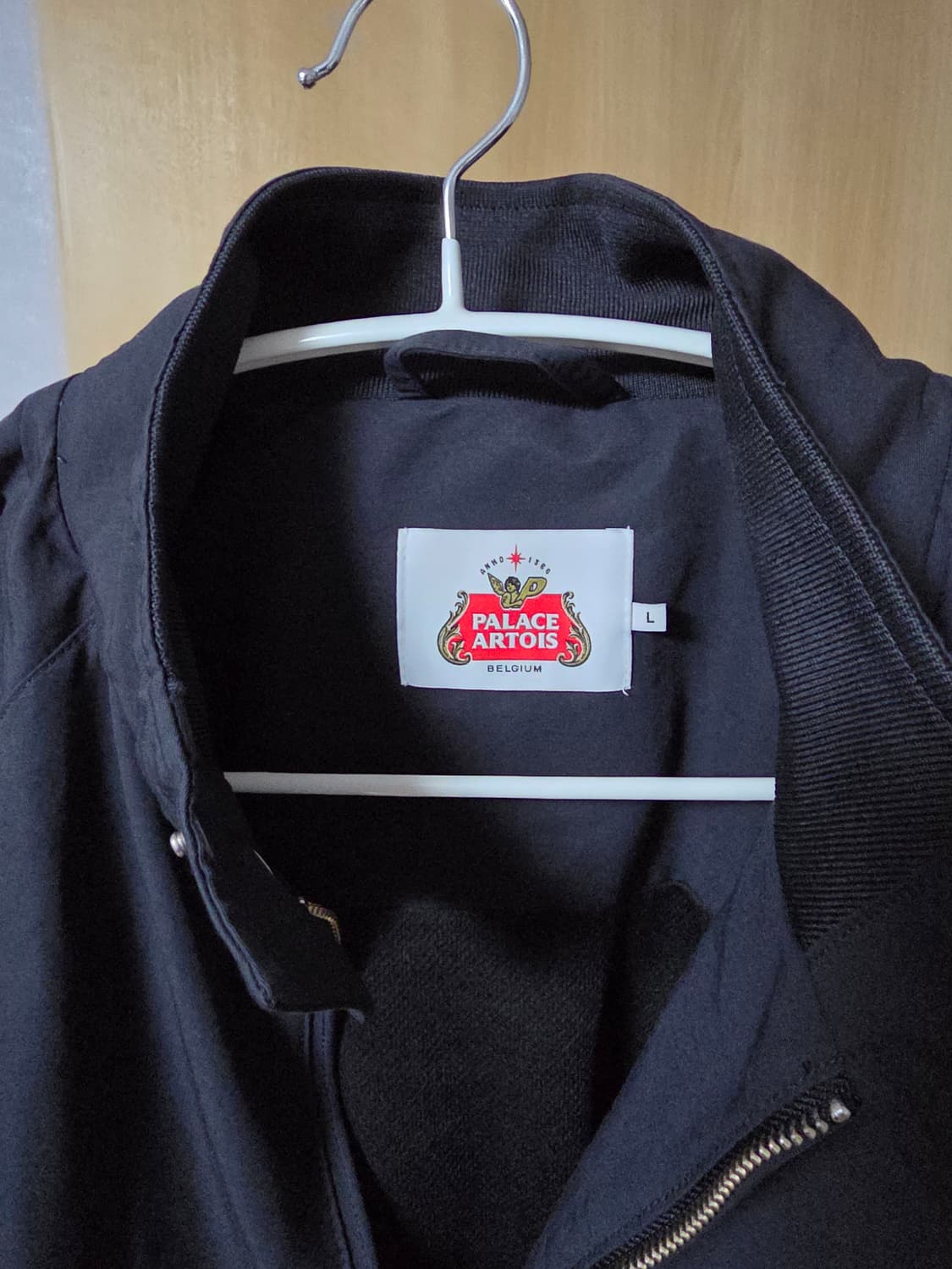 [L] 팔라스 x 스텔라 아르투아 매치 자켓 블랙 상품이미지9