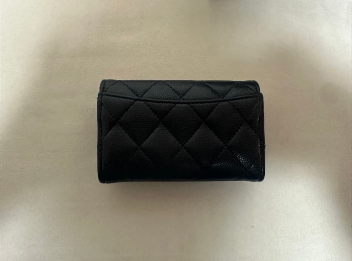 샤넬 클래식 카드 홀더 그레인드 카프스킨 & 골드 메탈 네이비 상품이미지2