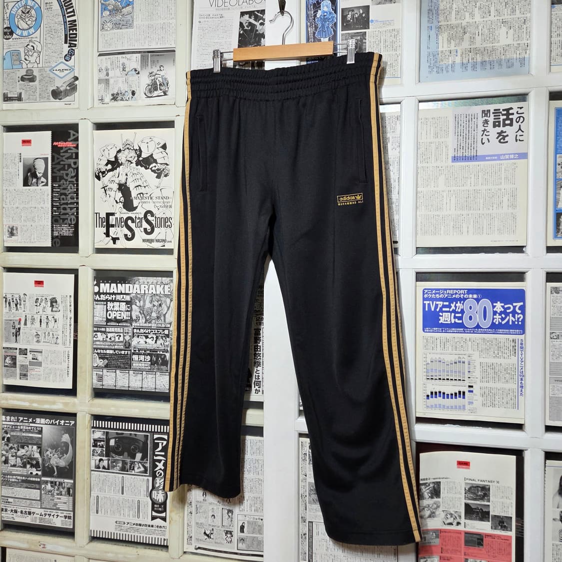 아디다스 블랙 앤 골드 와이드 트랙 팬츠 상품이미지2