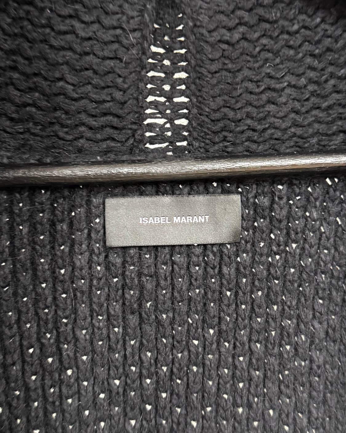 이자벨마랑 블랙 아이돌 와플 니트 가디건 상품이미지7