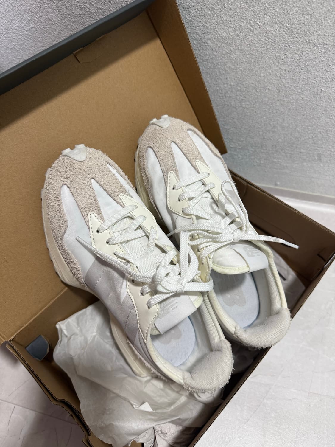 뉴발란스 327 화이트 225 상품이미지3