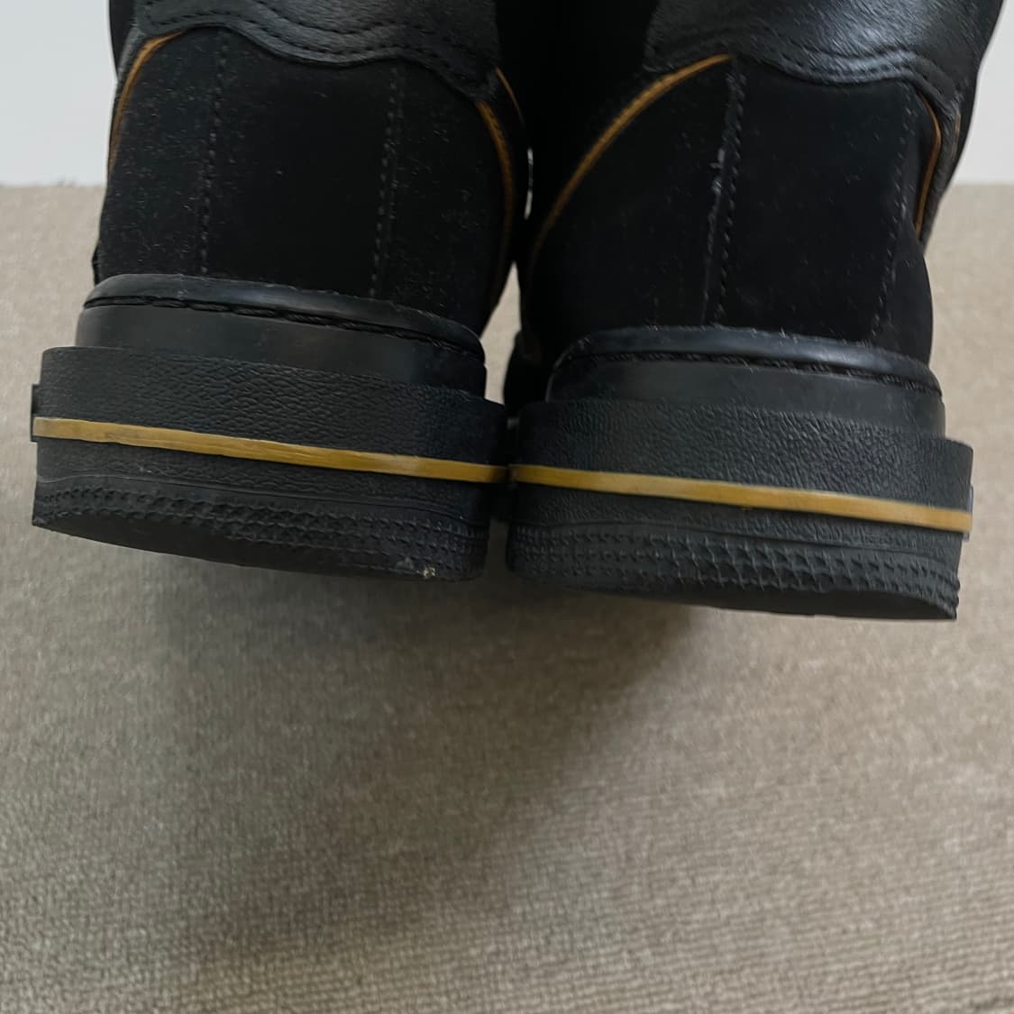 나이키 에어포스 1 부츠 코듀라 블랙 골드 DO6702-001 245 상품이미지6
