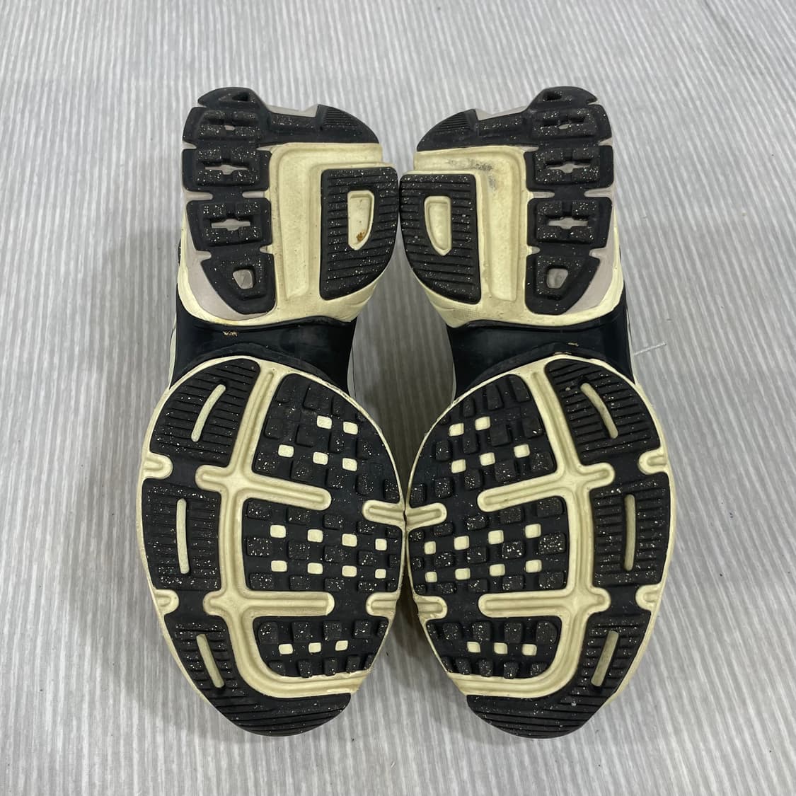 924) ) 나이키 V2K 런 서밋 화이트 메탈릭 실버 240mm 상품이미지7
