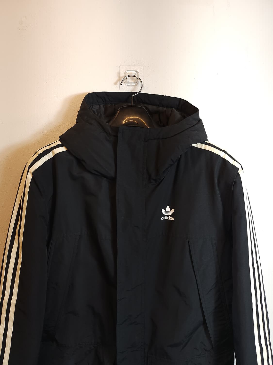 아디다스 블랙 바람막이 후드패딩 100 L 새제품급 상품이미지3
