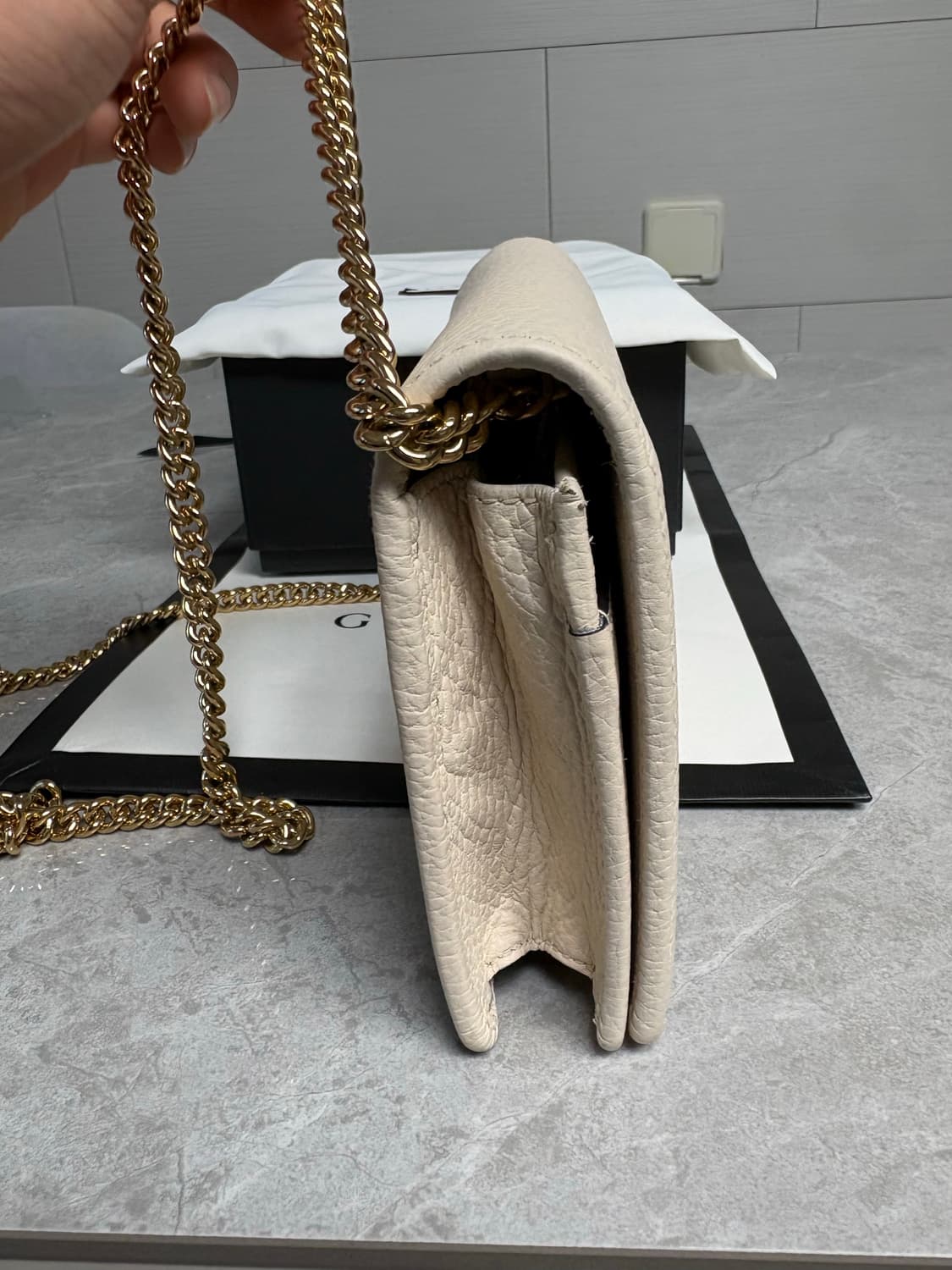 구찌 마몬트 미니 가죽 체인백 아이보리 상품이미지3