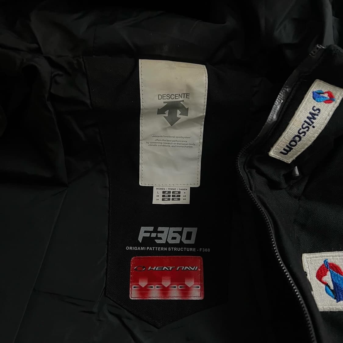데상트 아우디 스위스 패딩 점퍼 상품이미지6