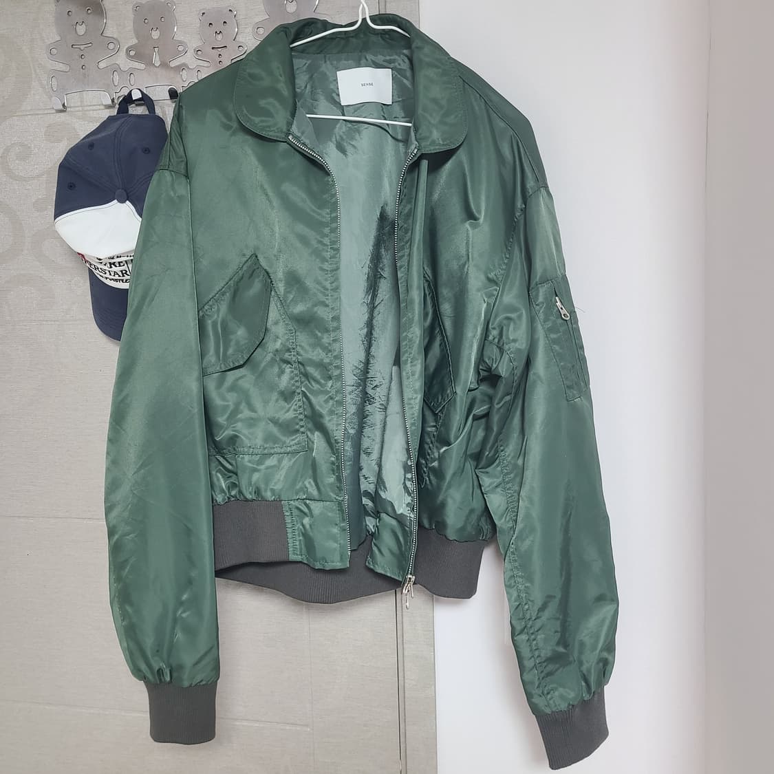 크롭 MA-1 항공 점퍼 자켓 카키 색상 상품이미지2