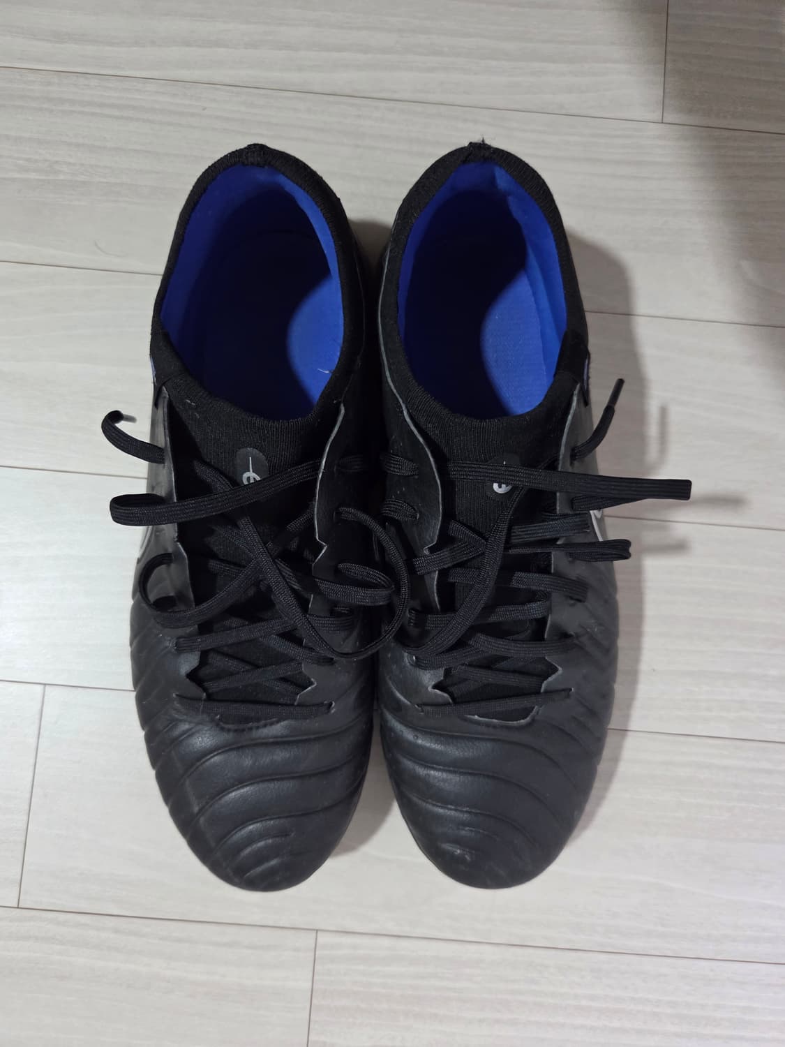 나이키 티엠포 풋살화 상품이미지1