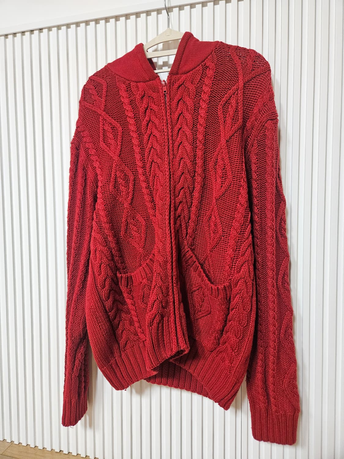 브랜디멜빌 레드 컬러 꽈배기 니트 집업 상품이미지3