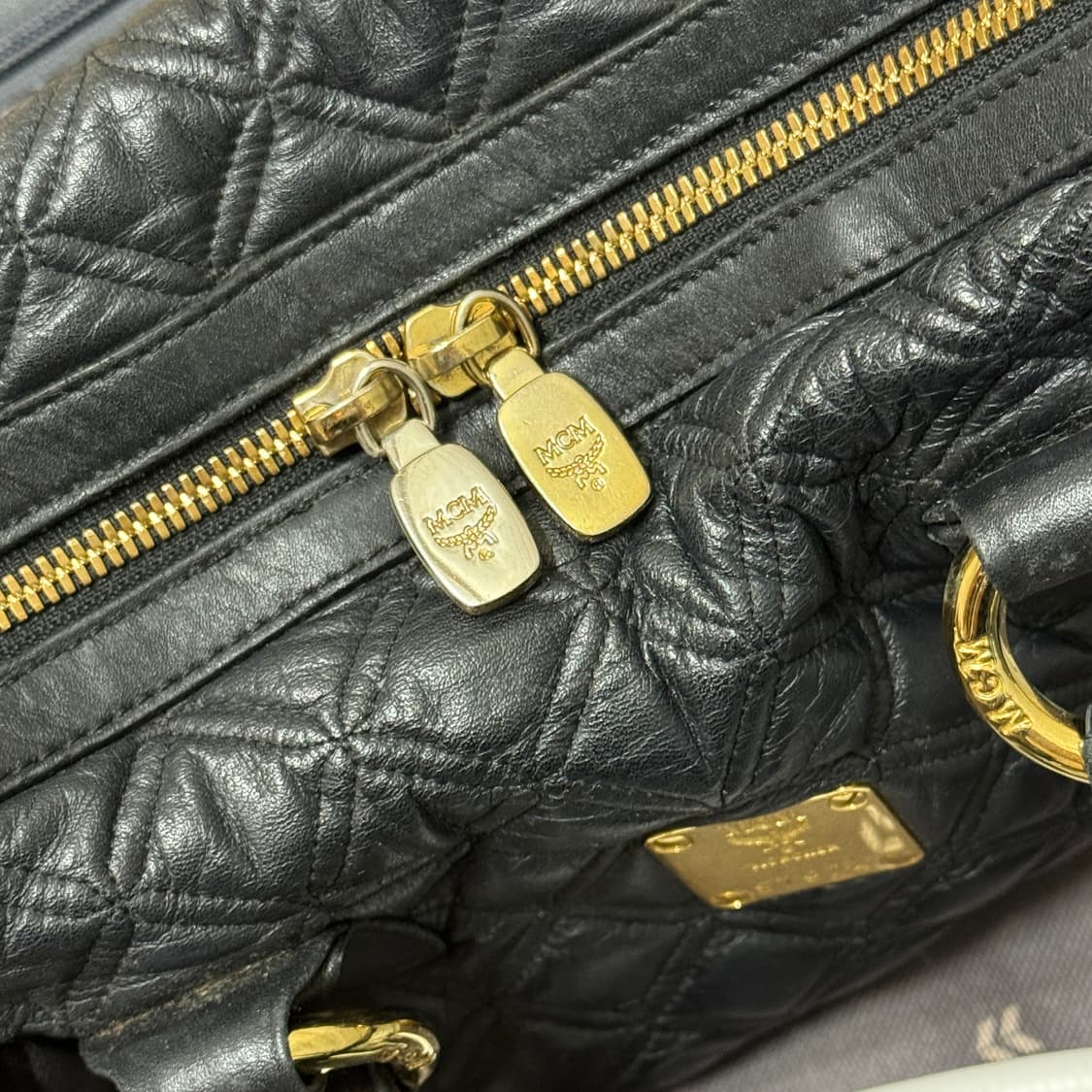 정품 MCM 퀄팅 금장 미니보스턴 토트백 상품이미지6