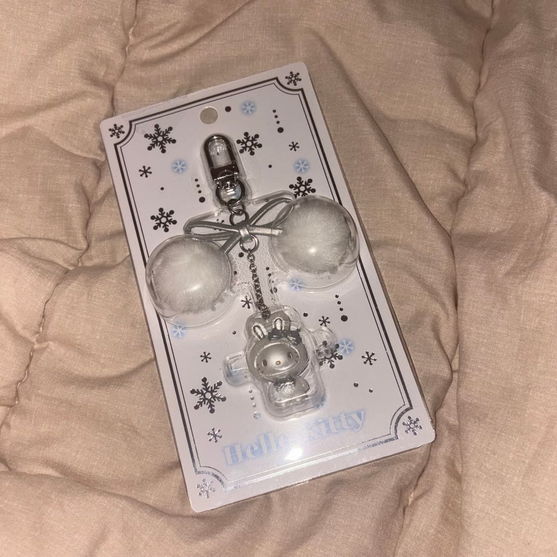 산리오 헬로키티 후와후와 스노우래빗 스트랩 키링 상품이미지1