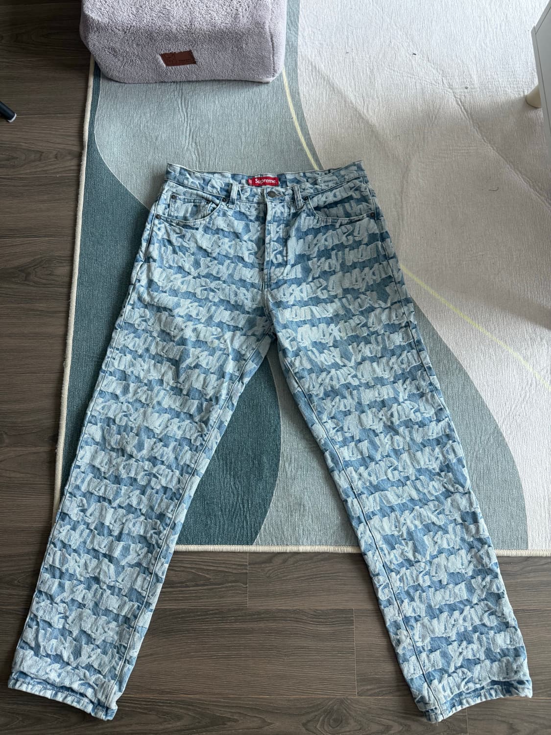 슈프림 팻 팁 레귤러진 32사이즈 판매합니다. 상품이미지1