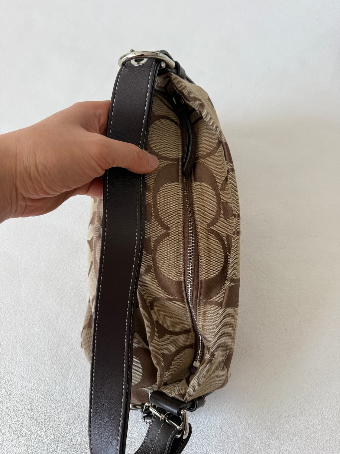 코치(Coach) 모노그램 크로스백(숄더 변형 가능) 상품이미지3