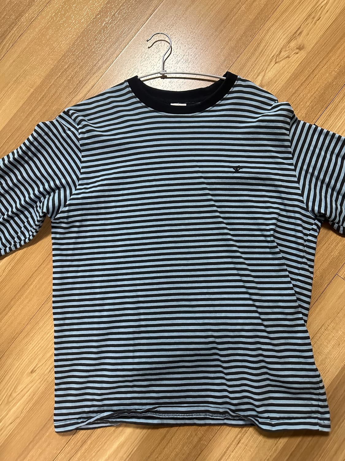 더콜디스트모먼트 스트라이프 롱슬리브 상품이미지1