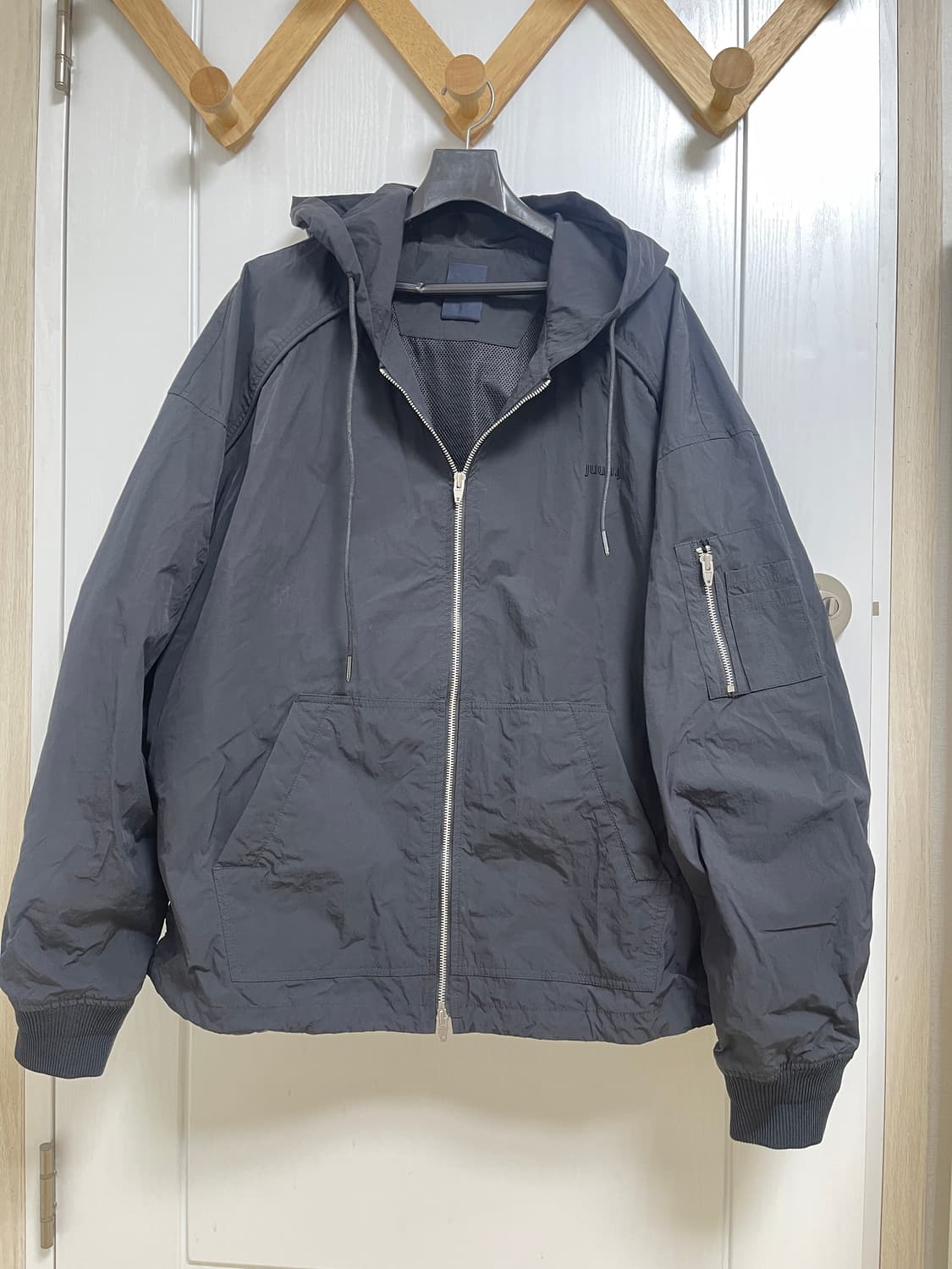 준지 블랙 후드 바람막이 자켓 24FW(100-105사이즈) 상품이미지1