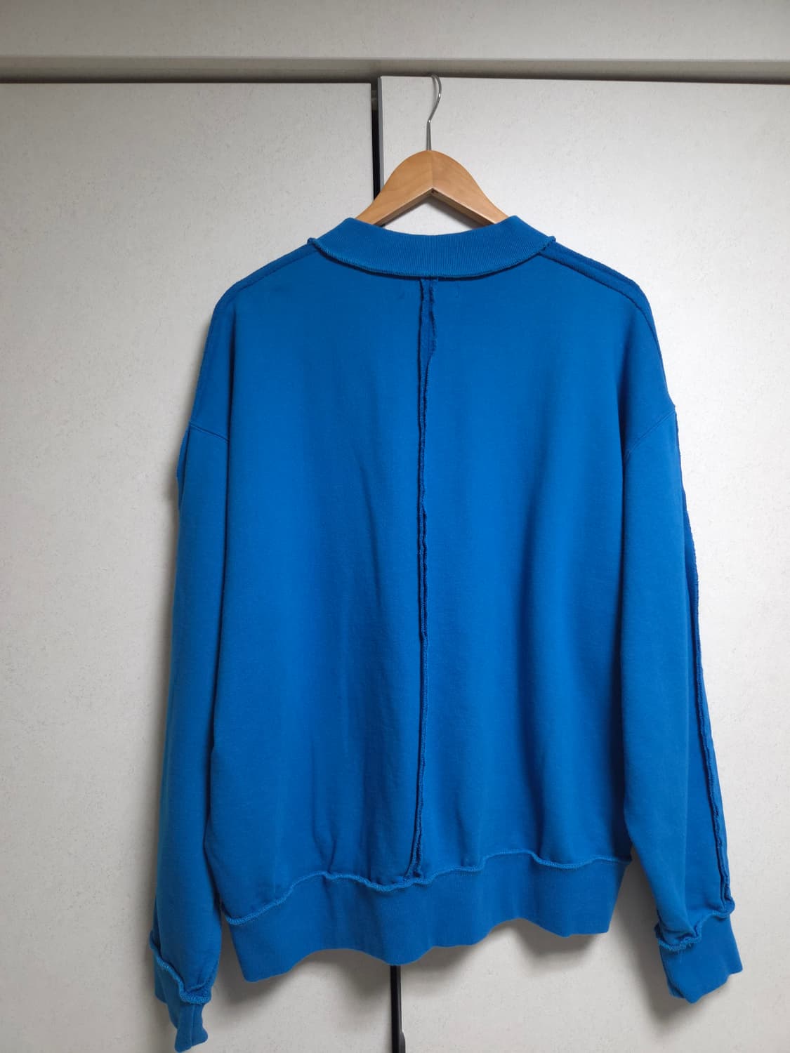 리바이브 revive 코발트블루 맨투맨 상품이미지5