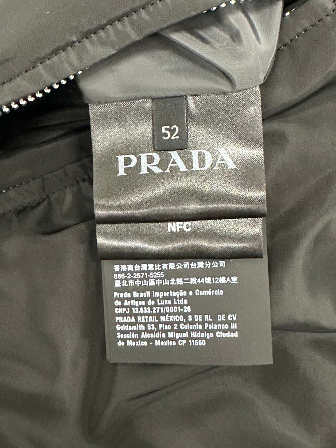 (52) 프라다 삼각로고 리버서블 경량 패딩 자켓  상품이미지6