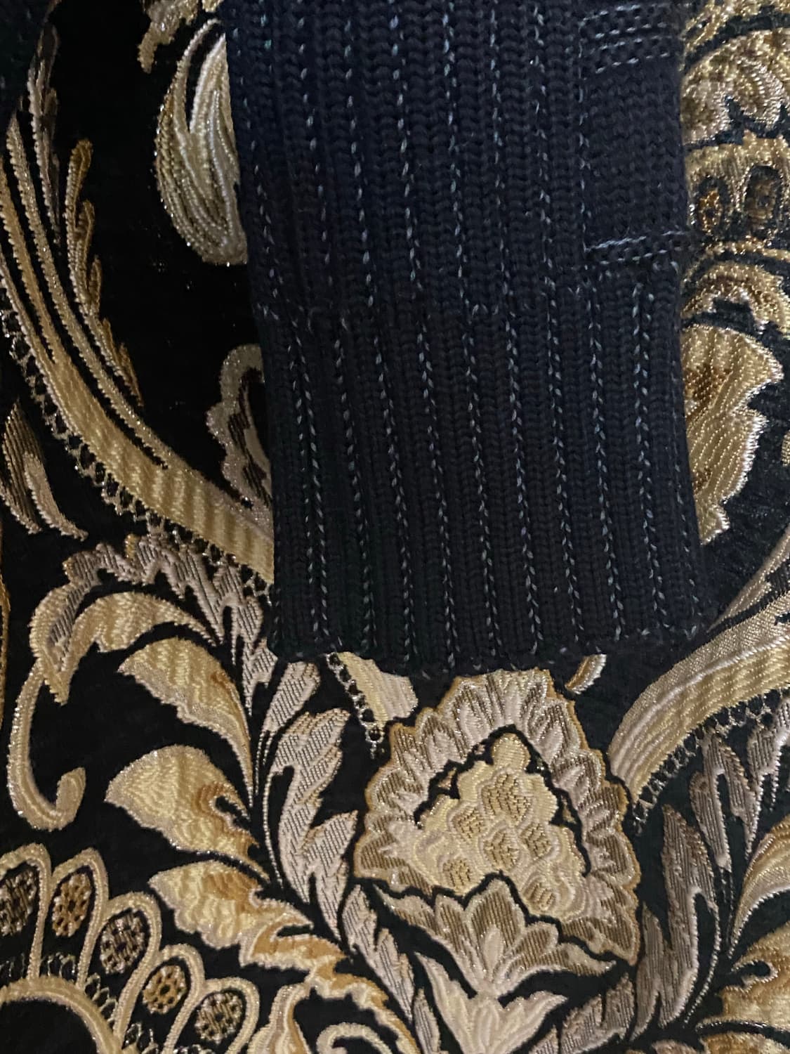 [정품] 베르사체 블랙 자카드 한정판 니트 집업 (Size 48) 상품이미지6