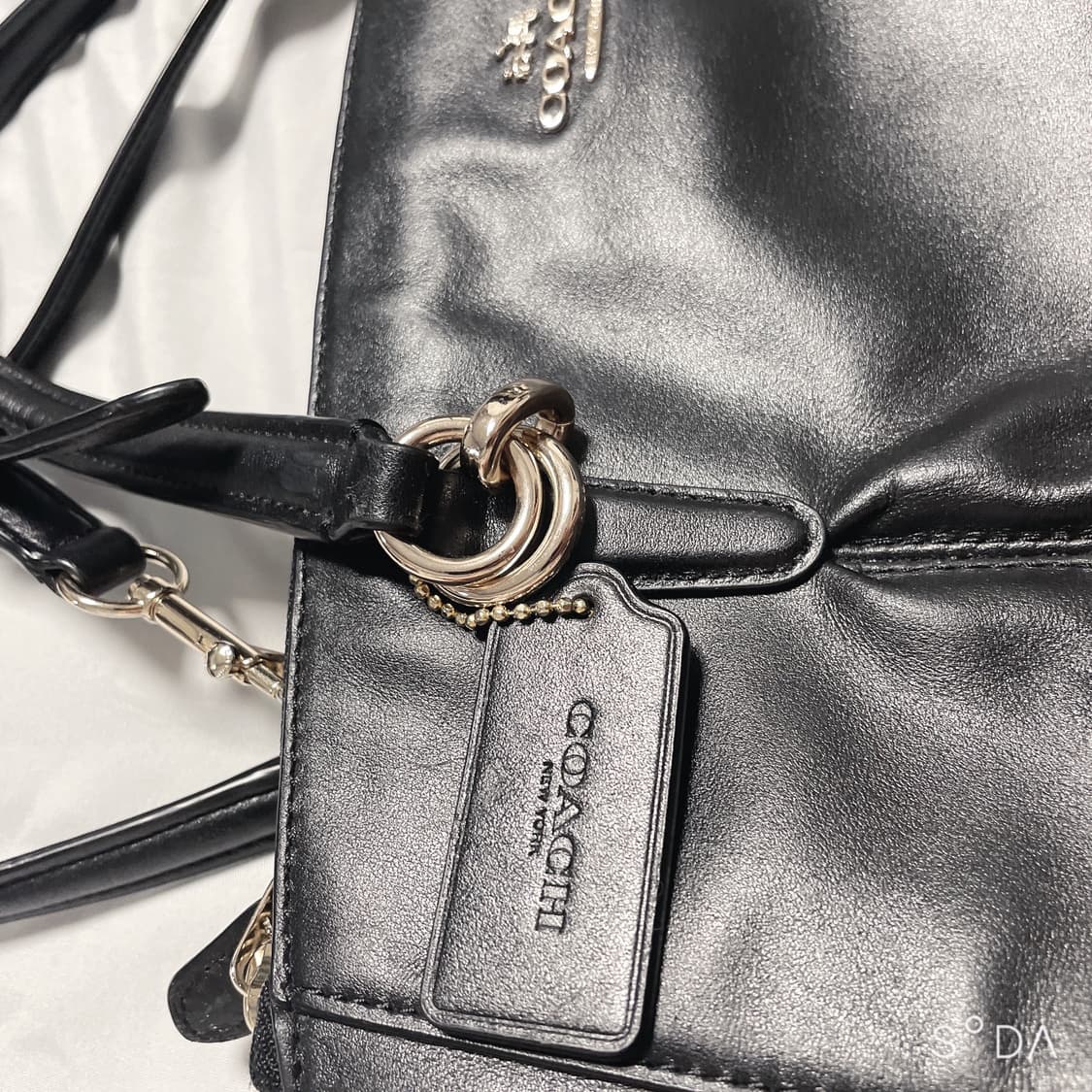 코치 숄더백 블랙 상품이미지2