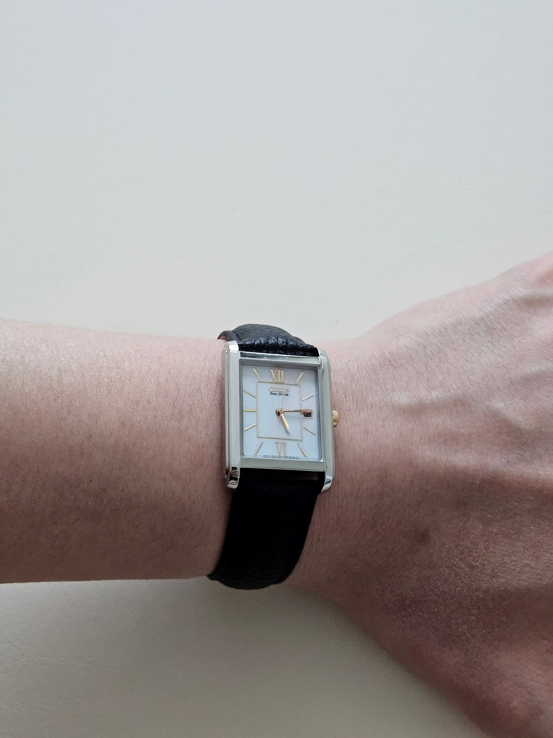 시티즌 에코드라이브 사각 가죽 시계 상품이미지2