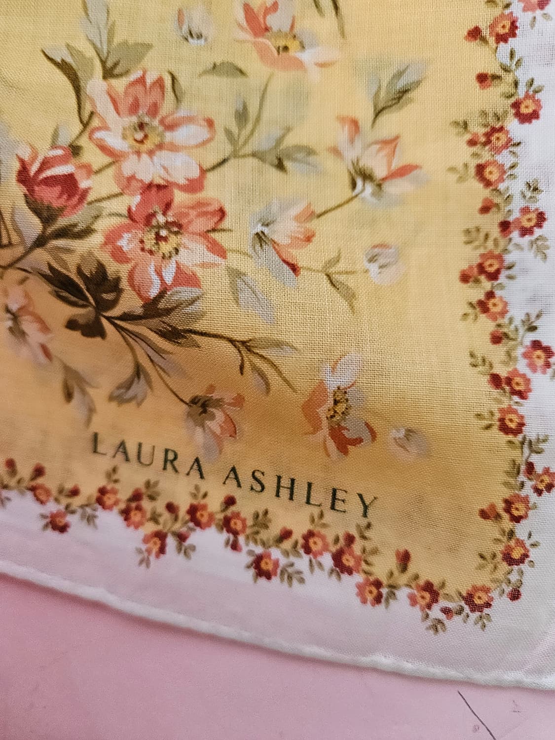 로라애슐리(LAURA ASHLEY) 플라워 빈티지 손수건 상품이미지3