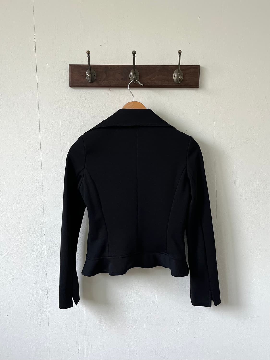 CECIL McBEE 셔링 블랙 자켓 상품이미지3