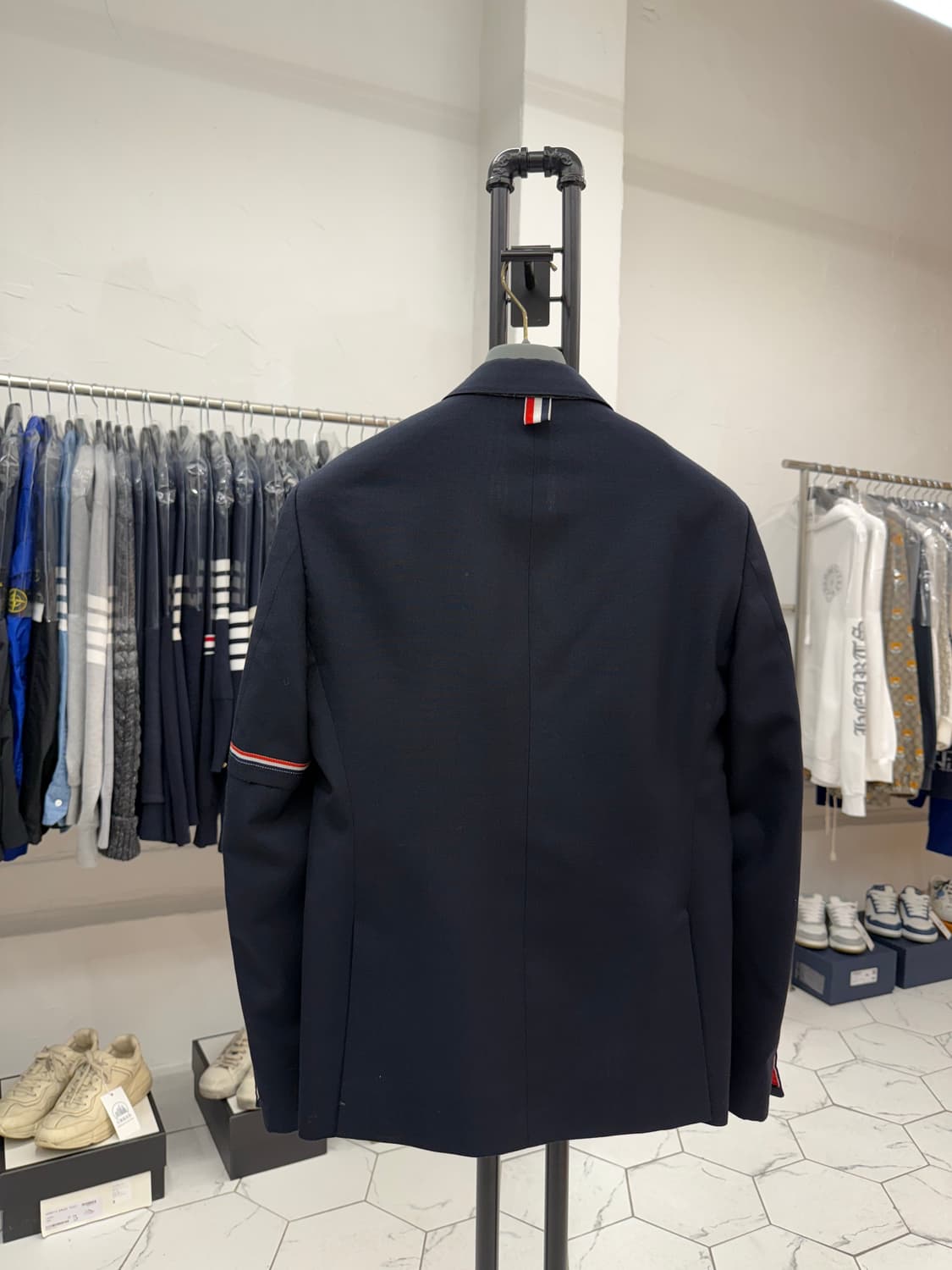 [3] 톰브라운 싱글 암밴드 금장 블레이저 자켓 상품이미지2