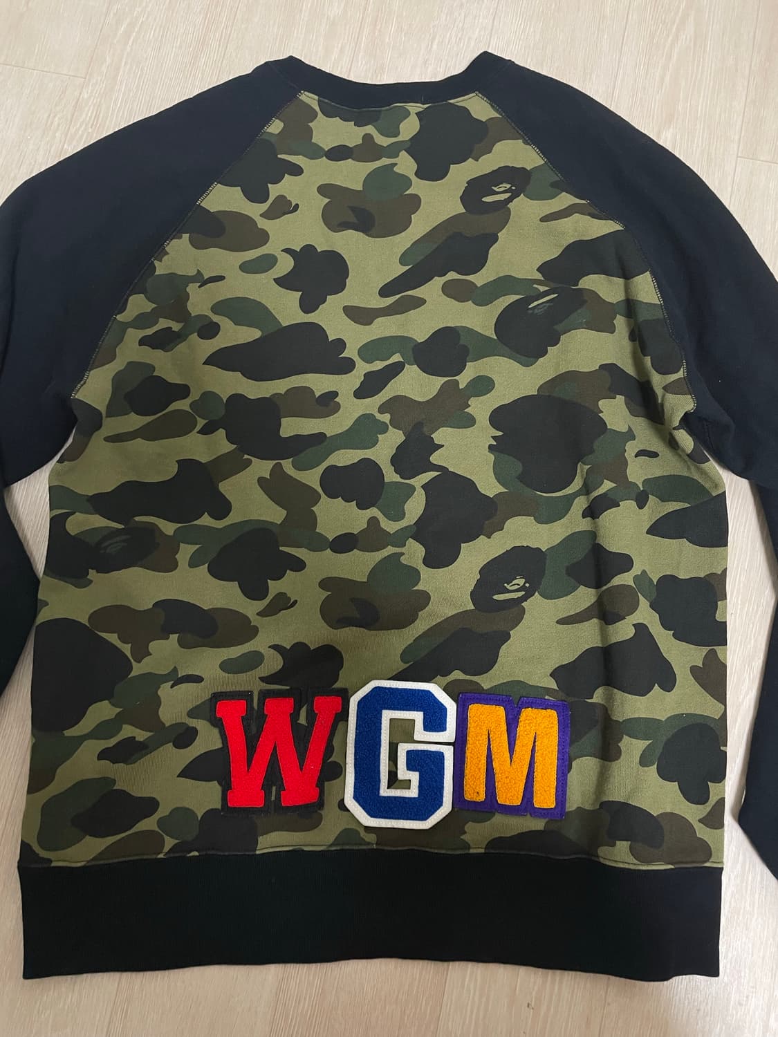 베이프 카모 맨투맨 상품이미지2