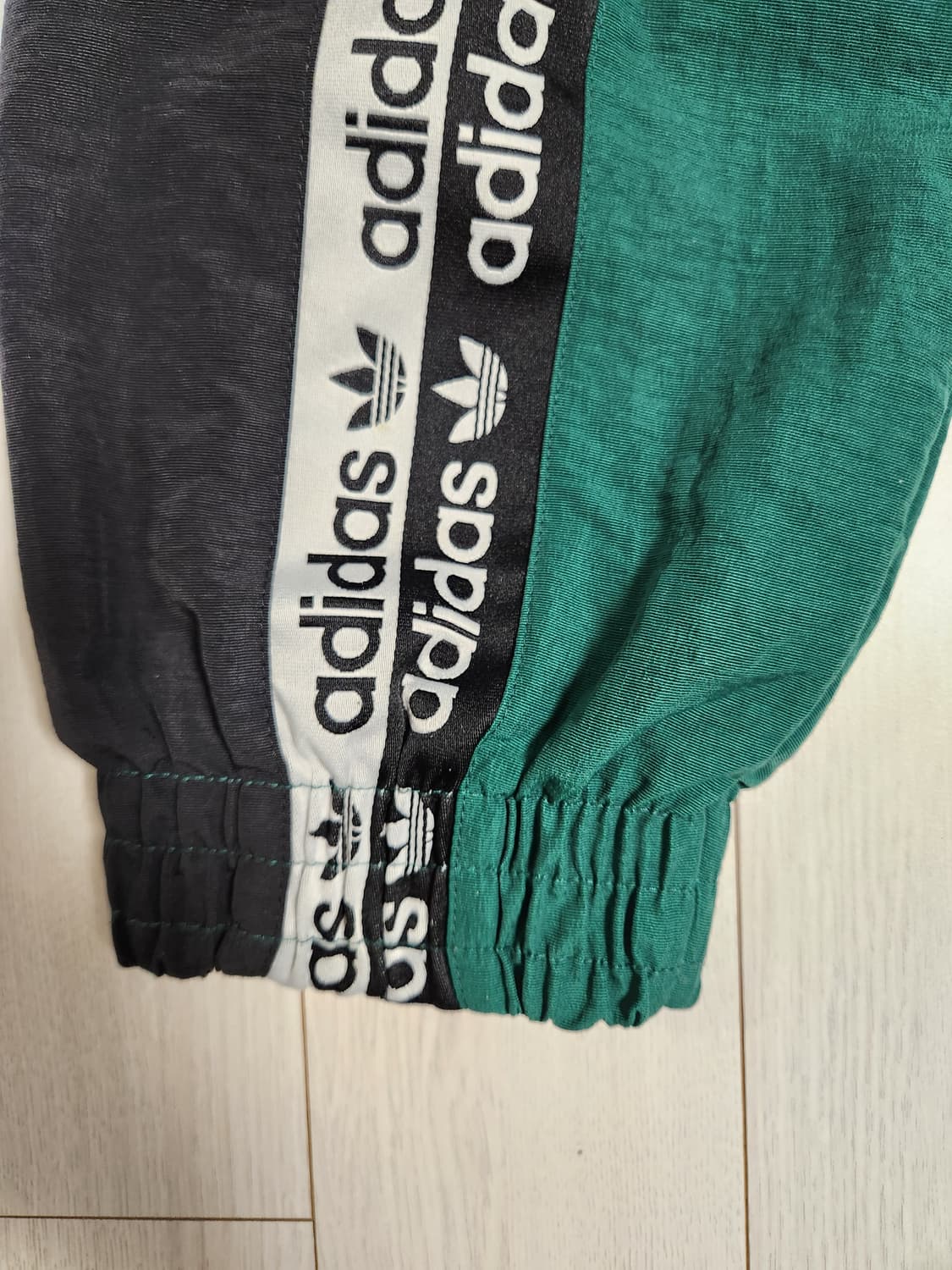 아디다스 R.Y.V A 트랙팬츠 그린 사이즈L (세트 아노락같이 드려요) 상품이미지4