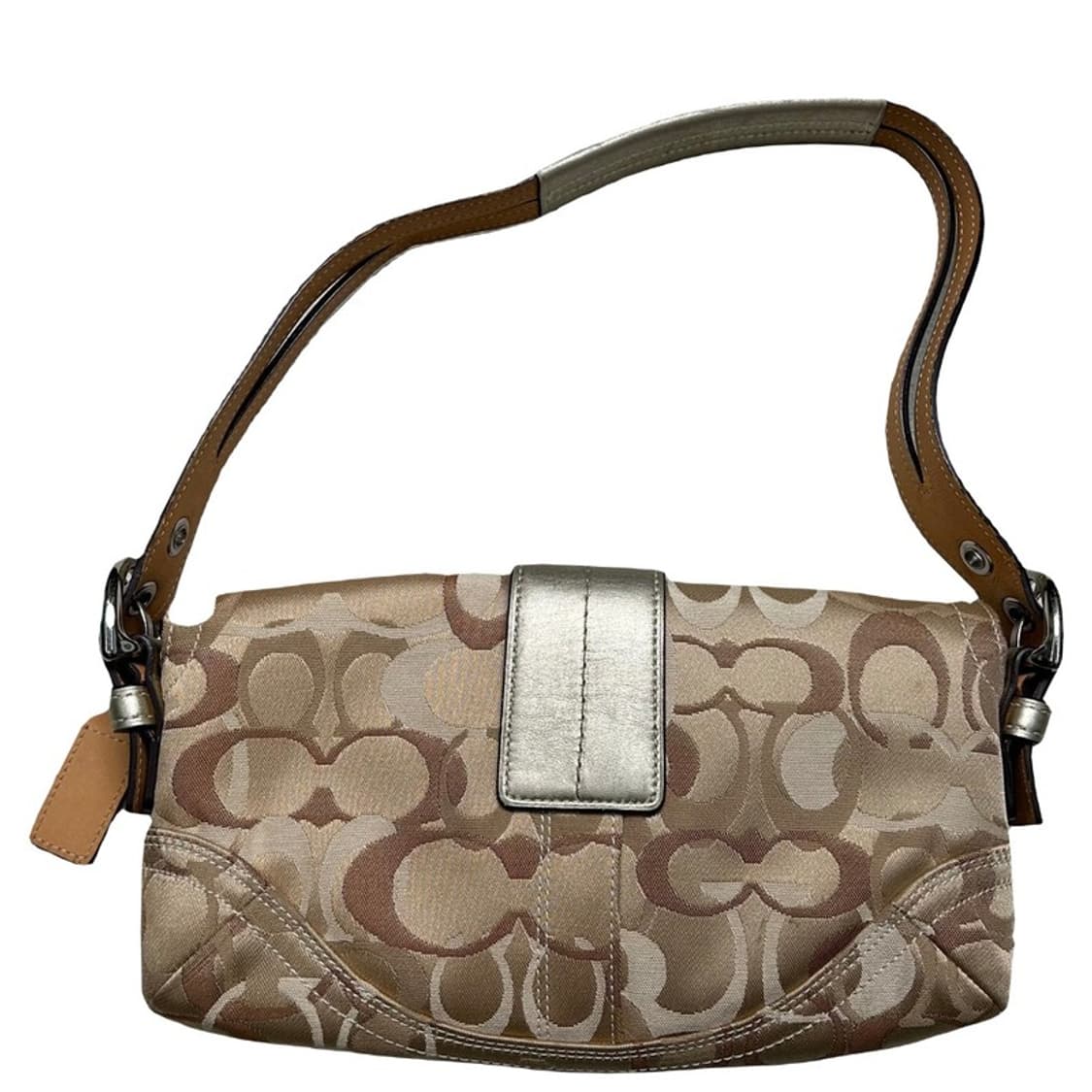 코치 소호 시그니처 C 메탈릭 스몰 플랩 숄더백 상품이미지8