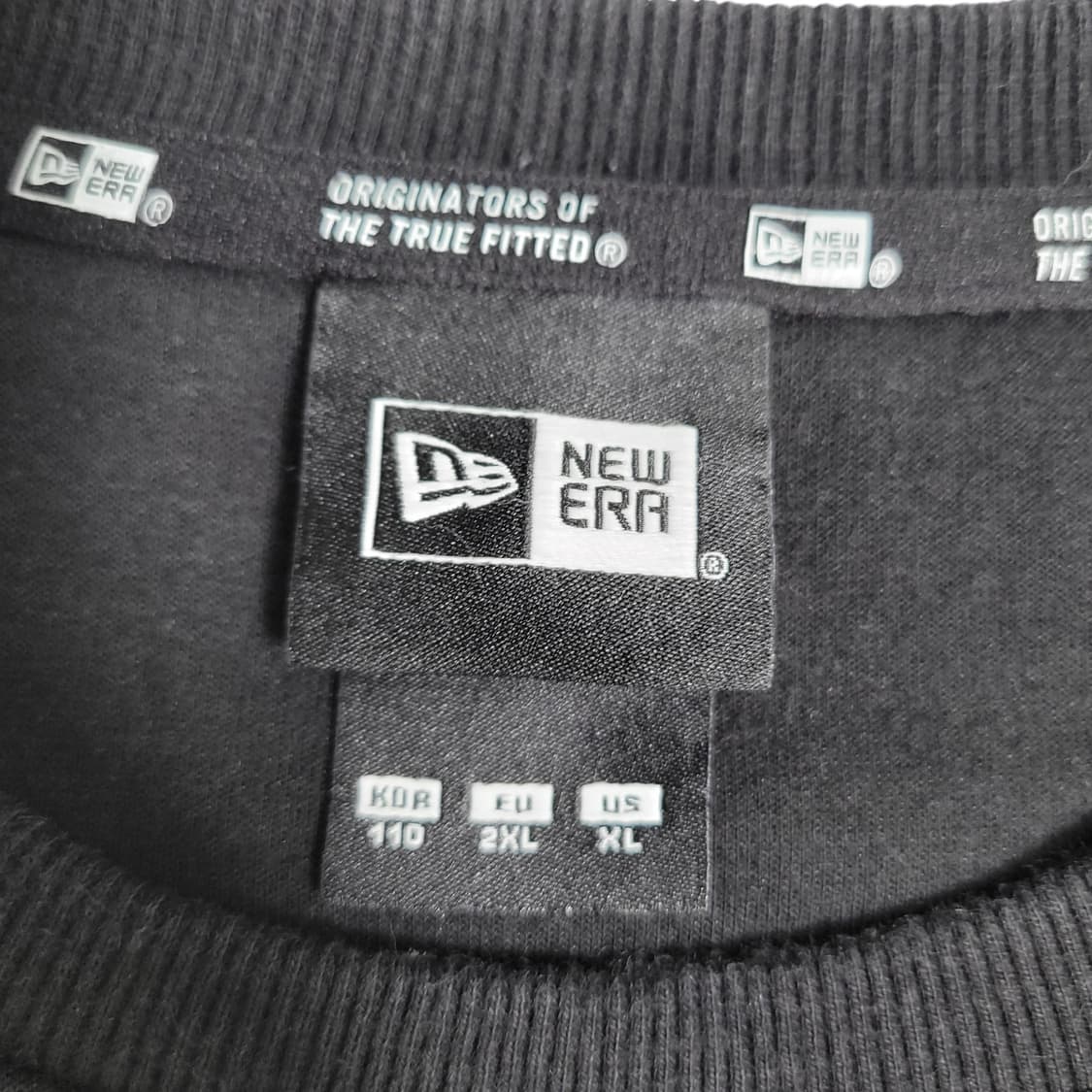 NEWERA 뉴에라 골드 백프린팅 맨투맨 상품이미지2