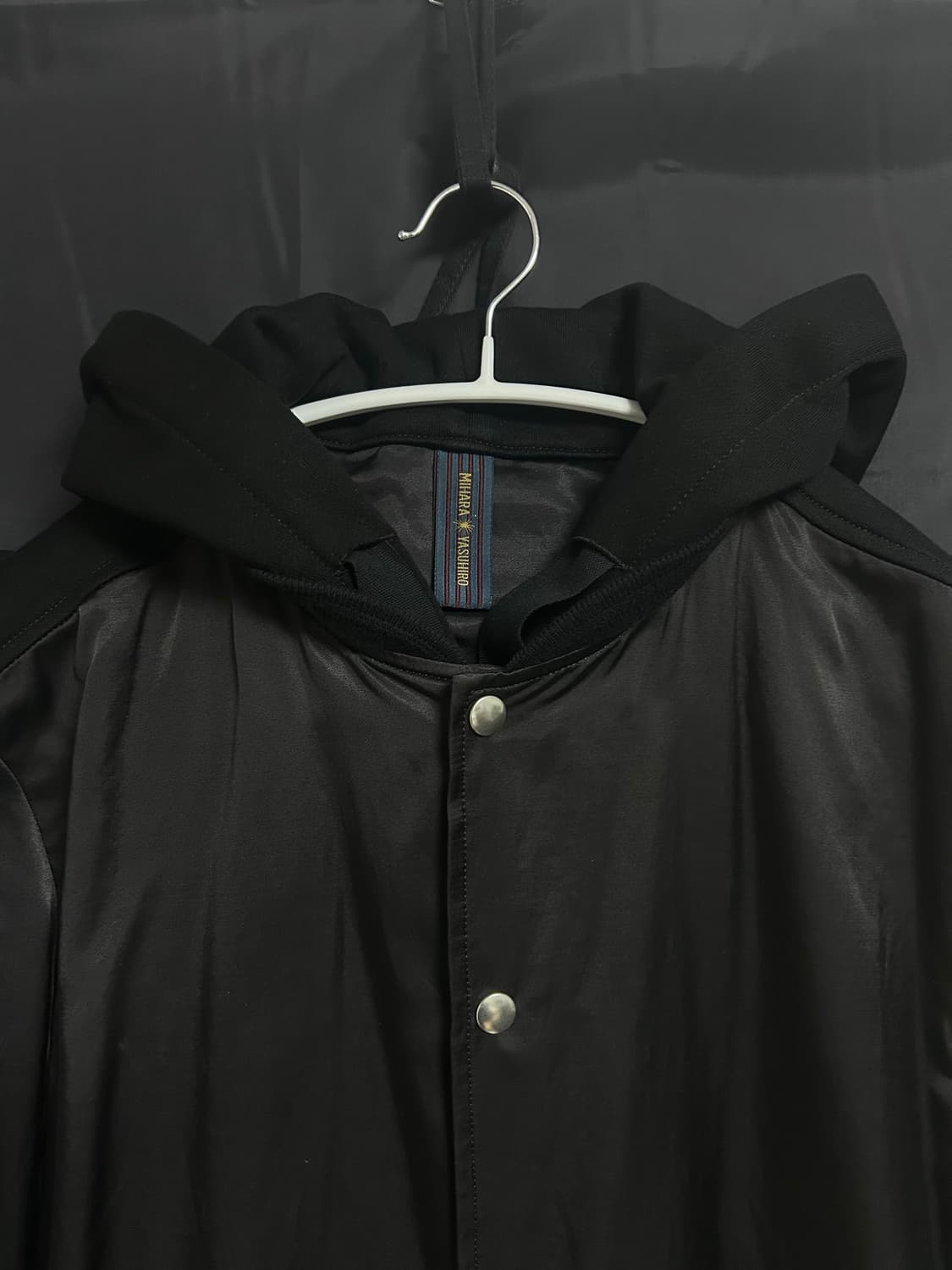 미하라야스히로 레이어드 후디 바시티 자켓 상품이미지7