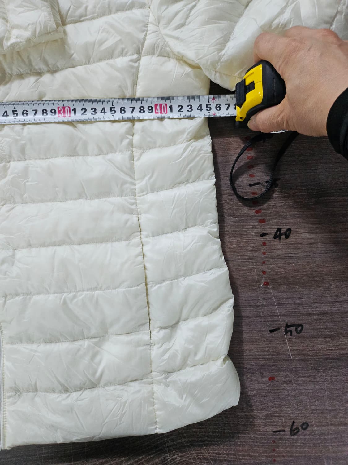 유니클로 여성 경량 패딩 아이보리  L 상품이미지5