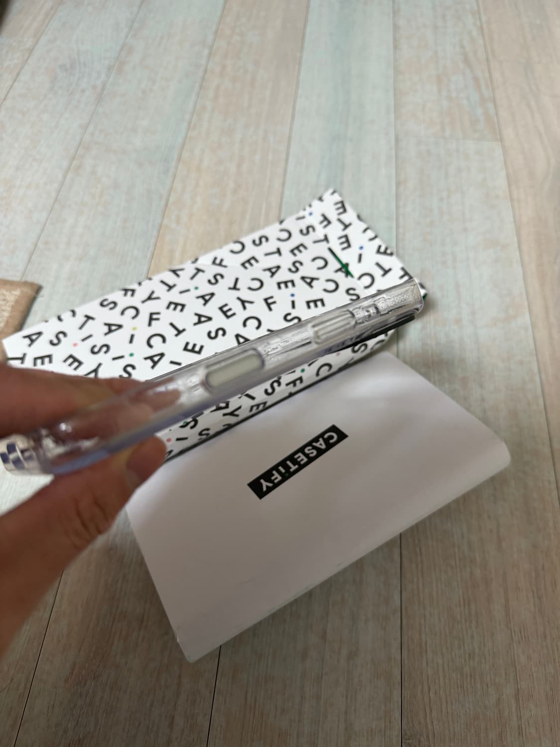 아이폰17프로 케이스티파이 투명케이스 상품이미지3