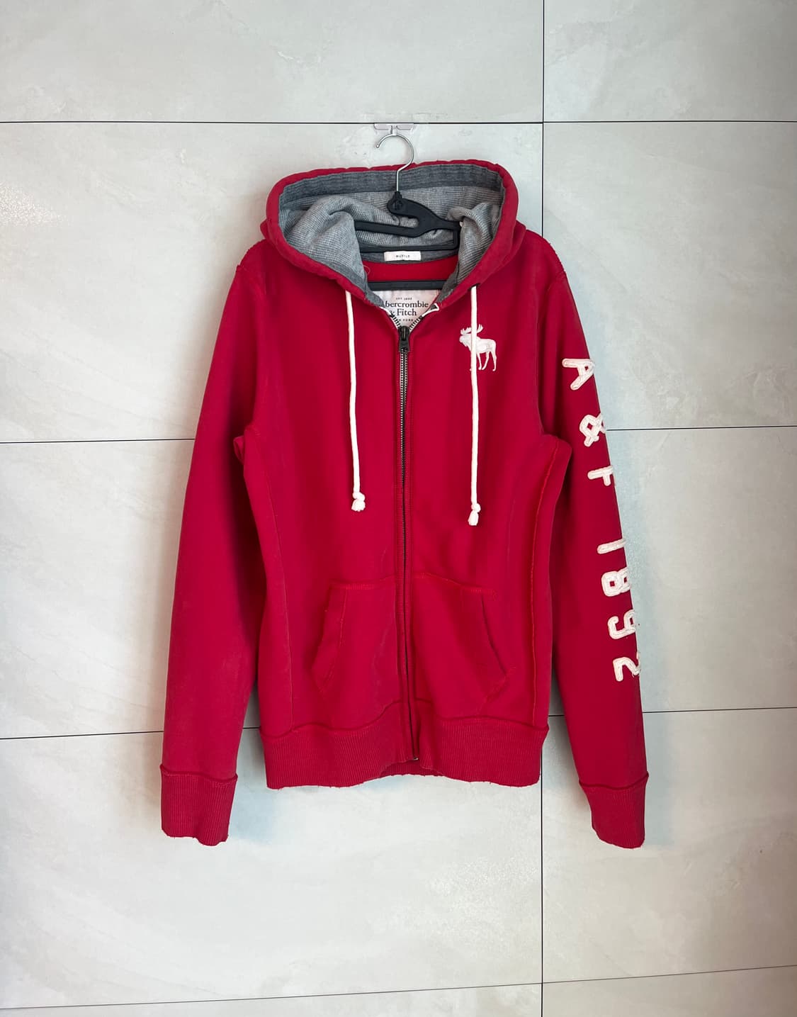아베크롬비 스펠로고 화이트 순록 대장 후드집업 레드 [M] 상품이미지2