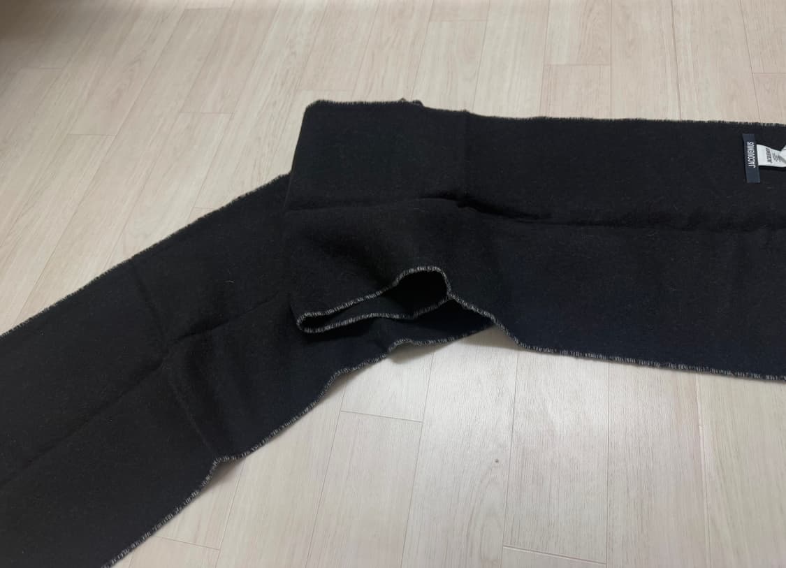 자크뮈스 로고 프린지 머플러 블랙 상품이미지5