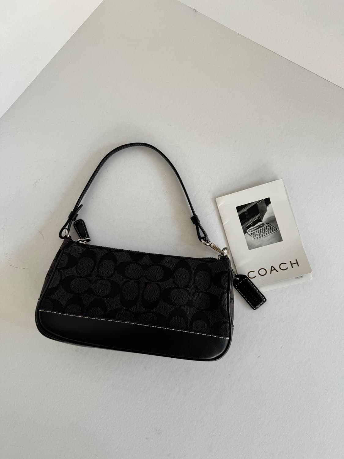[빈티지] Coach 코치 시그니처 블랙 미니 바게트백 상품이미지1