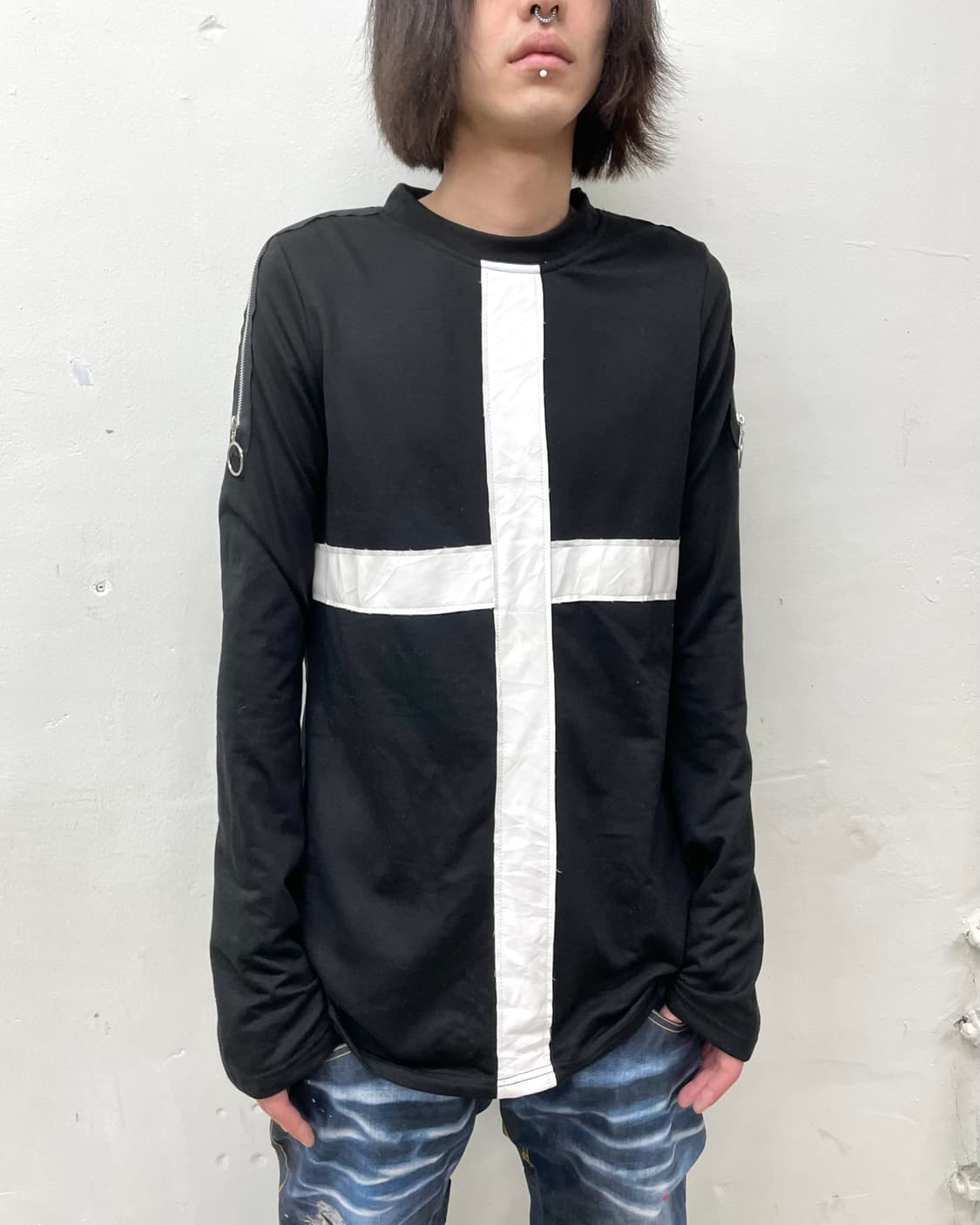 White Cross Leather Long Sleeve  상품이미지3