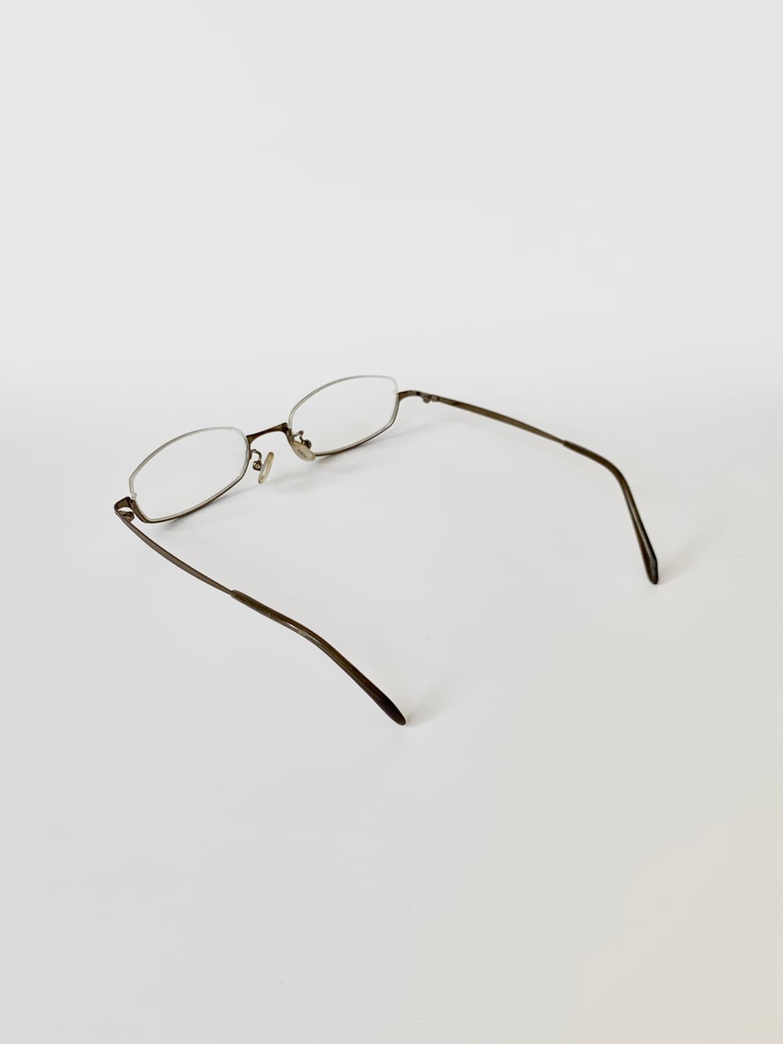 [픽키-579] 언더림 다크 골드 안경테 상품이미지4