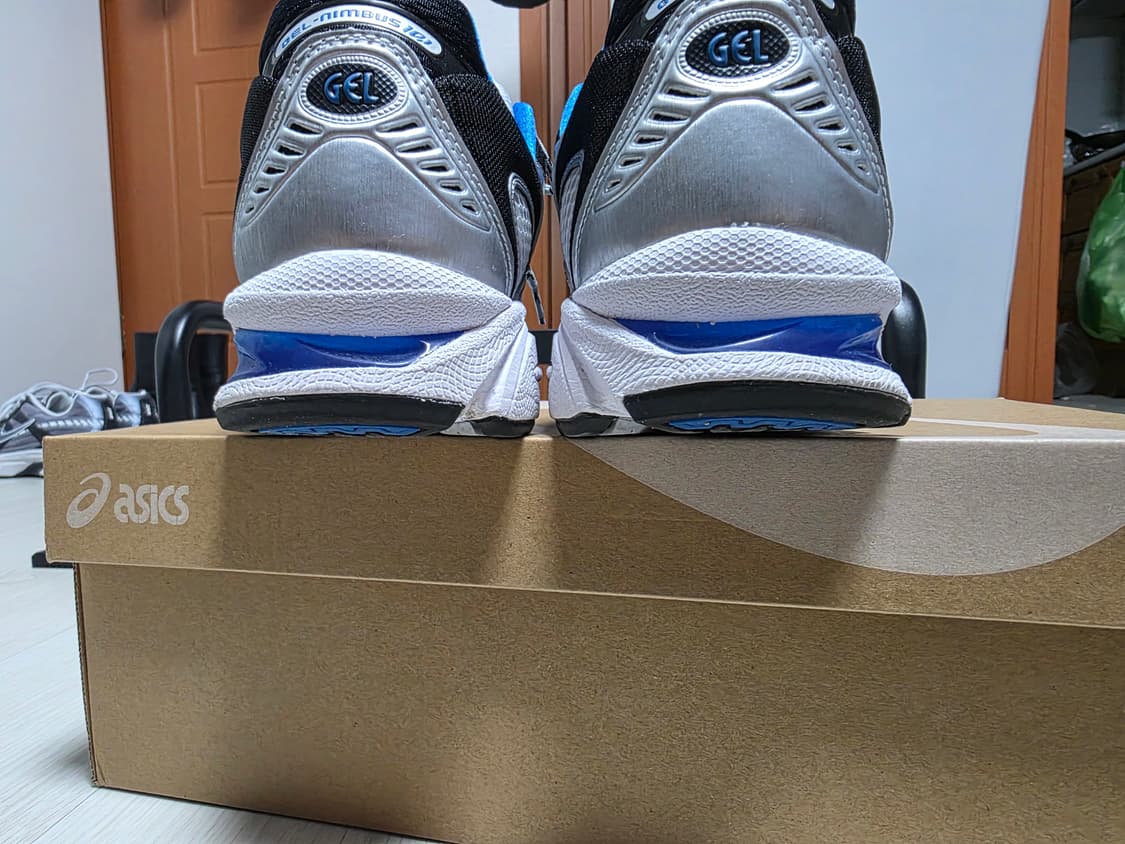 282.5 아식스 젤님버스 10.1 블루 상품이미지4