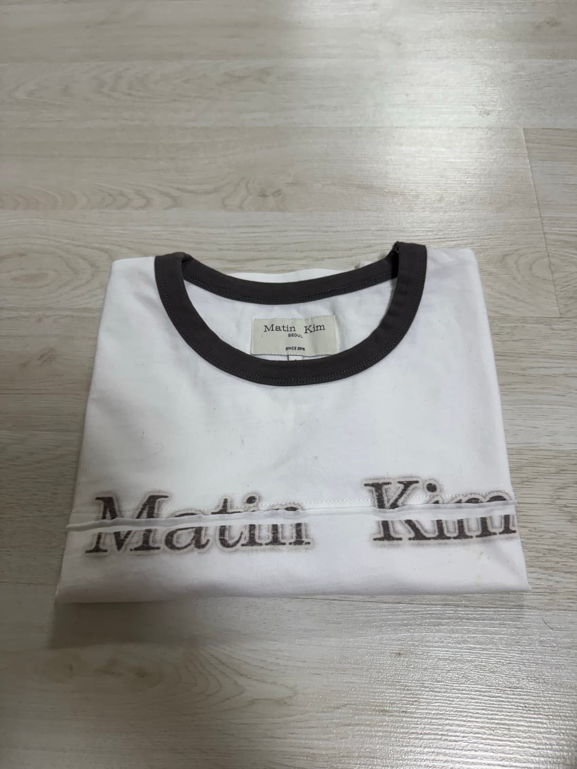 마뗑킴 커티드 로고 링거 크롭 탑 화이트 (W) 상품이미지1