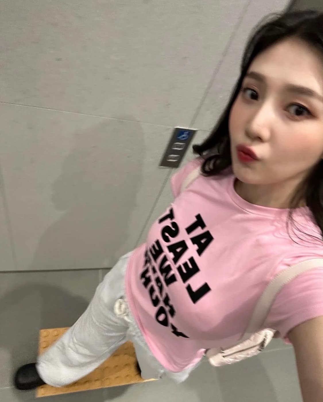 유희 - lettering T-shirt pink 상품이미지2