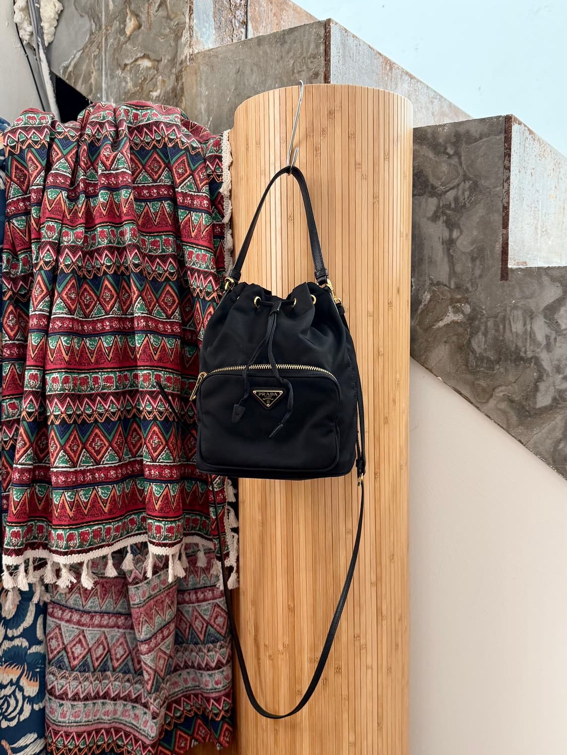 프라다 블랙 듀엣 포코노 리나일론 버킷백 상품이미지1