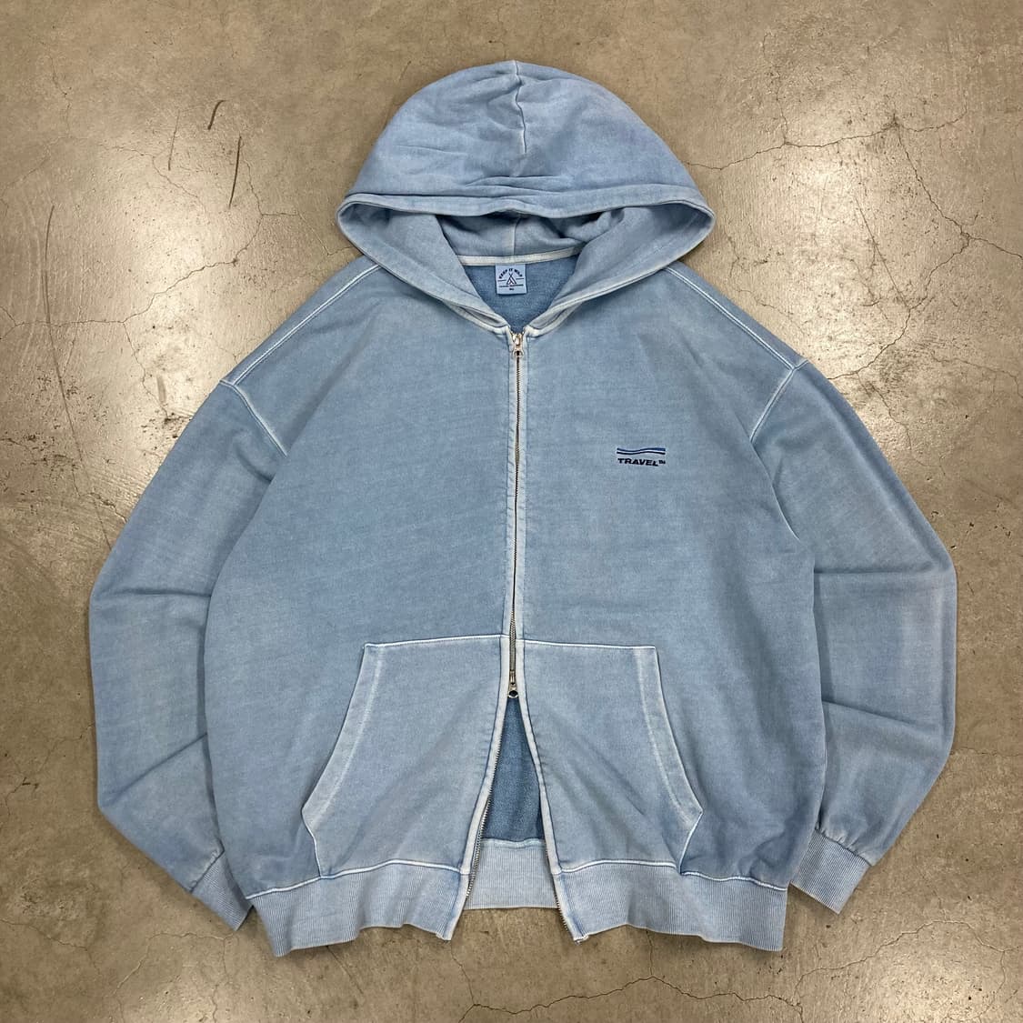 트래블 스카이 컬러 스몰 로고 투웨이 후드집업 상품이미지1