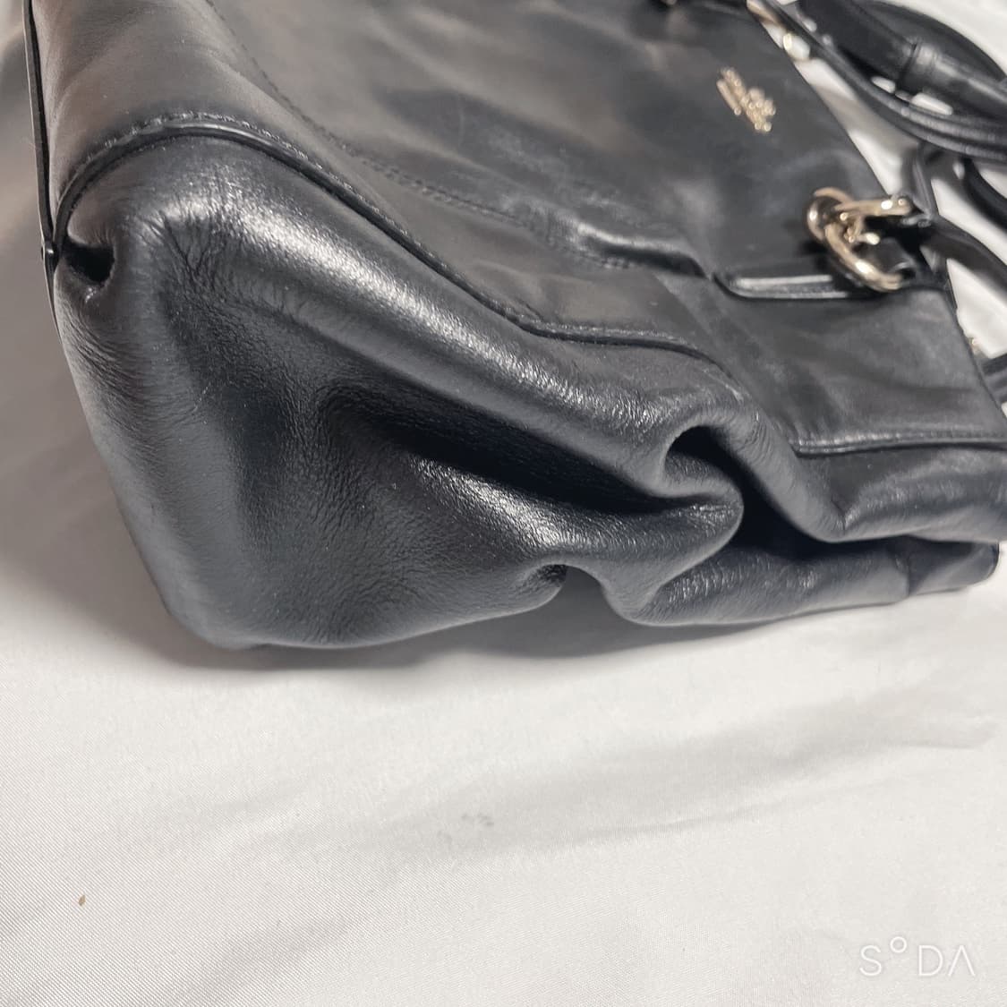 코치 숄더백 블랙 상품이미지5