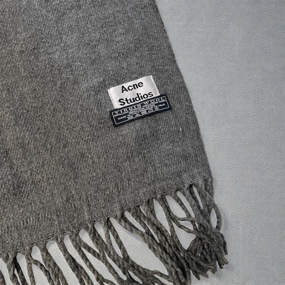 아크네스튜디오 그레이 빅머플러 상품이미지1